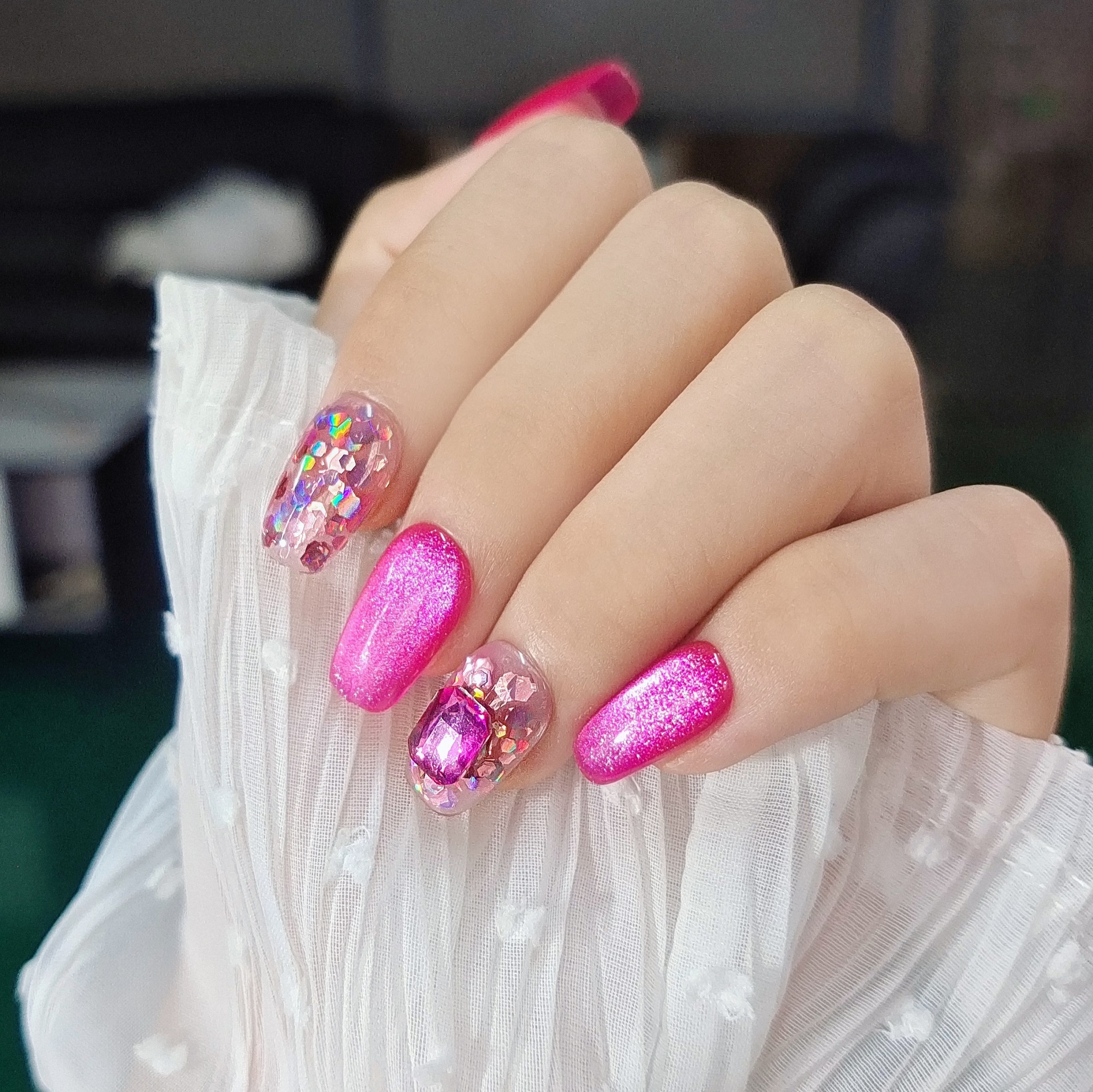 Yiyi Dance Dragon Fruit: uñas de vestir hechas a mano, estilo de lujo ligero de alta calidad, lentejuelas de color rosa simple, diamante cuadrado