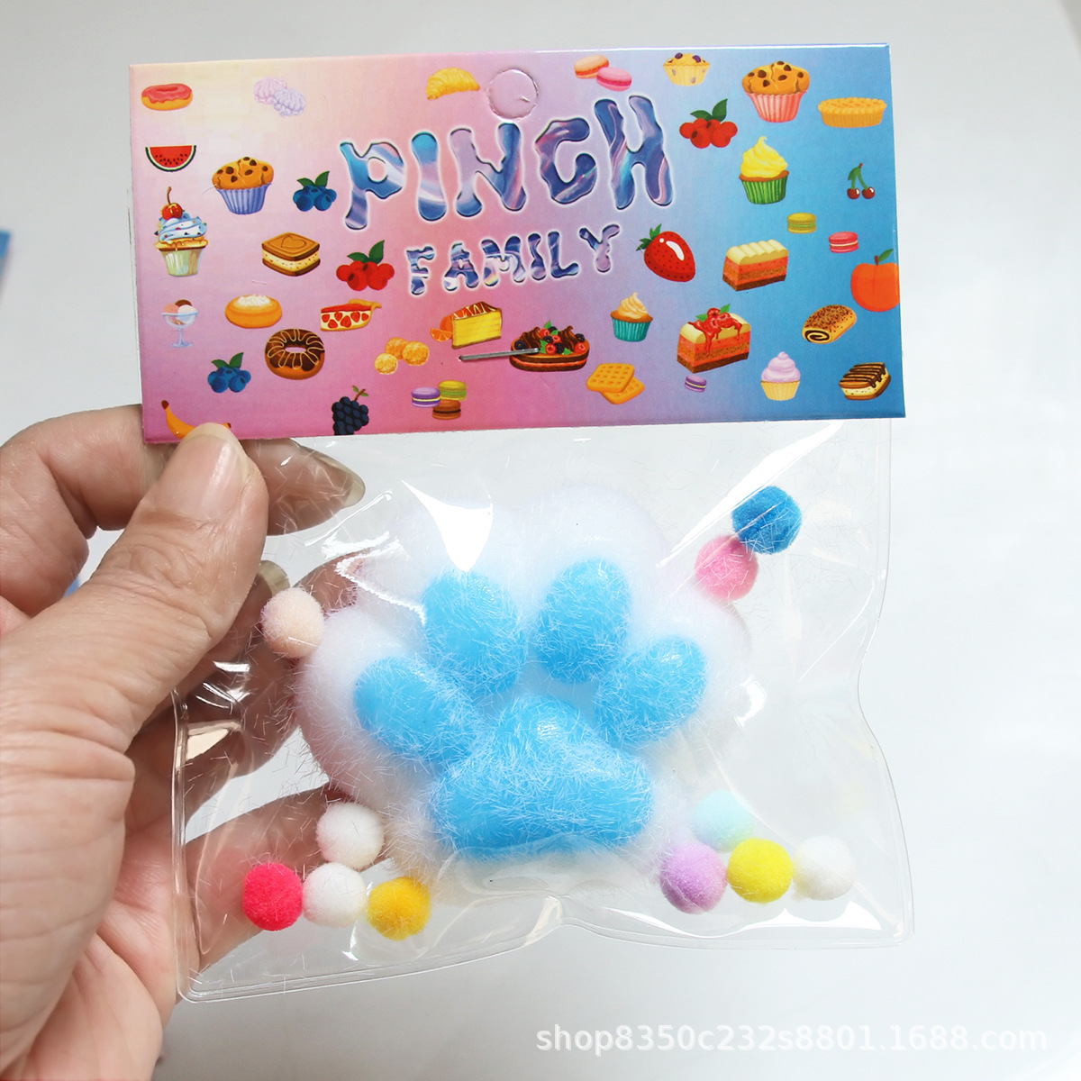 Pequeño libro rojo adorable explosión descomprimir peluche garras de gato pellizco pellizco música ventilación en línea juguetes creativos regalos al por mayor