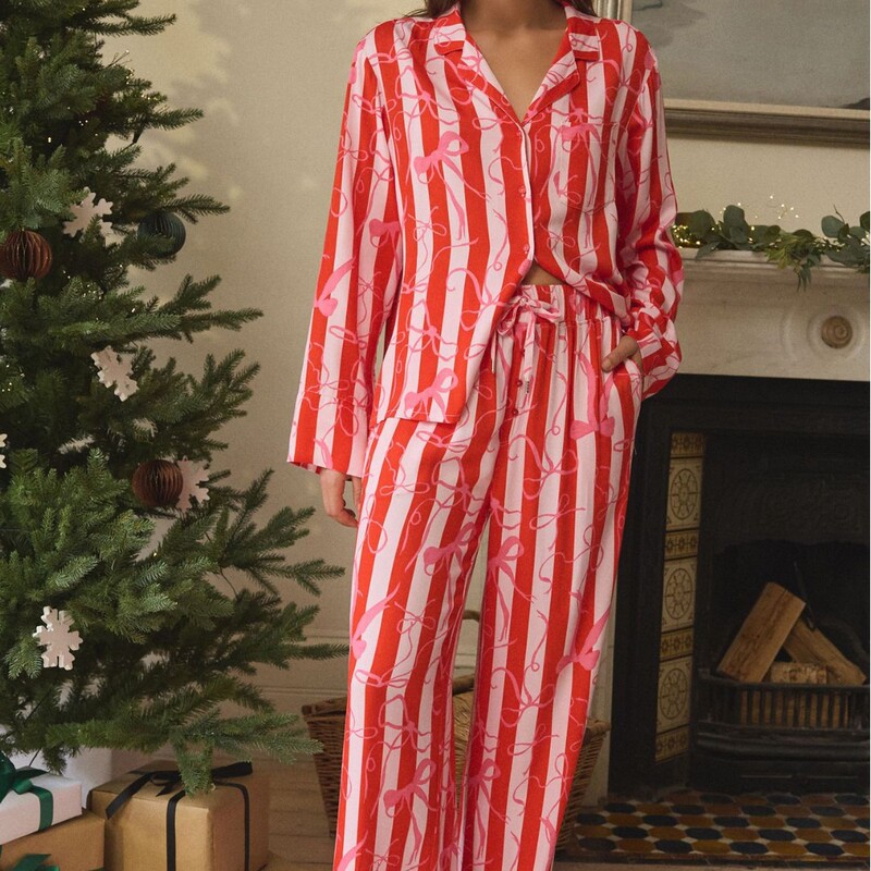 2024 New Amazon Aliexpress Wide Stripe Printed Long Sleeve Long Pants Loose Home Clothes Suit for Women 2024 New Amazon Aliexpress Wide Stripe Printed Long Sleeve Long Pants Loose Home Clothes Suit for Women