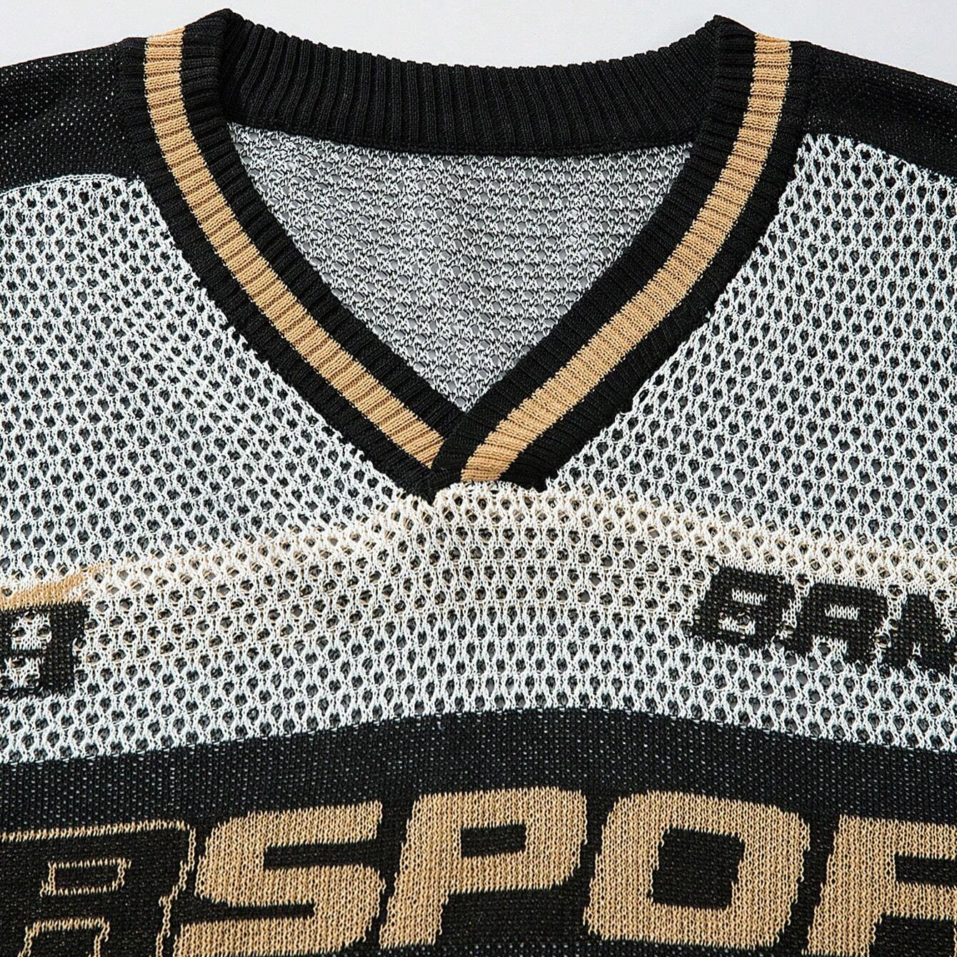 Top de estilo deportivo callejero americano europeo y americano 2025 otoño suelto con cuello en v jerk hip-hop retro casual camiseta de manga larga