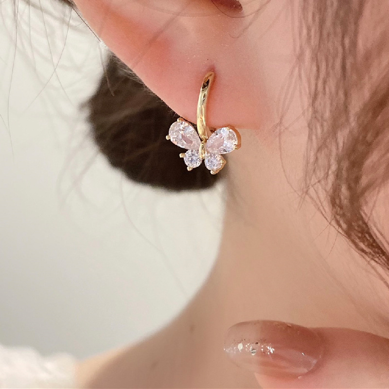 Super Flash ZIRCON mariposa pendientes 2022 nueva moda femenina nicho diseño pendientes Corea del Sur elegante hebilla de oreja de alto grado