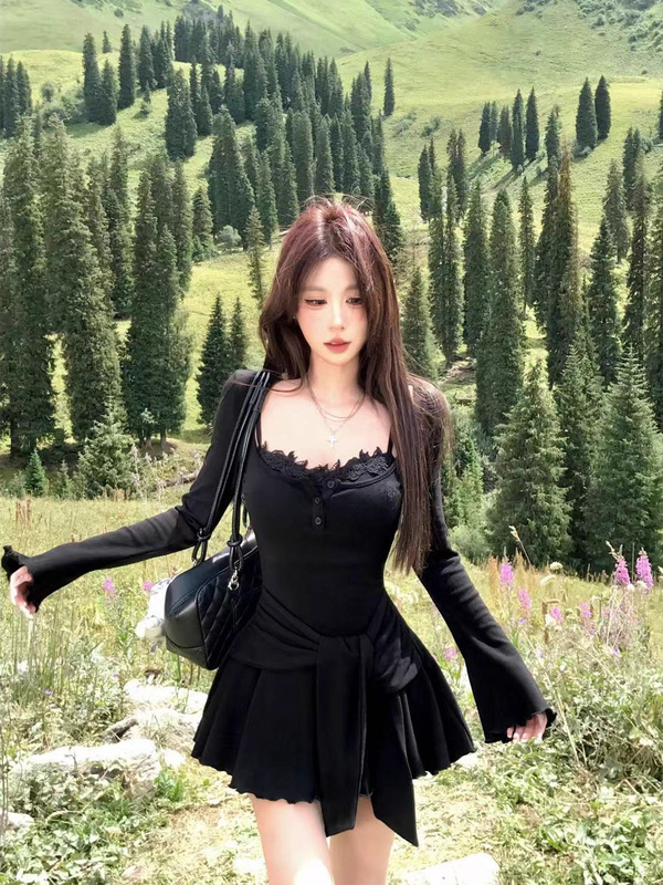 高级感穿搭蕾丝拼接吊带连衣裙女夏2025新款早初秋小个子收腰短裙|undefined