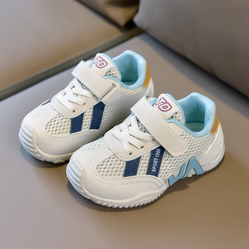 Zapatos deportivos para niños zapatos de niñas 2026 primavera nuevos zapatos de running de suela blanda para niños zapatos respirables de malla en stock