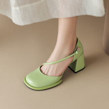2023年春季新款绿色中空漆皮圆头粗跟玛丽珍鞋浅口高跟甜美单鞋潮