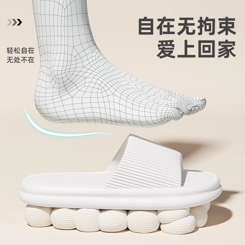 Zapatillas antideslizantes para mujeres en el baño del hotel en el hogar con un nuevo tipo de zapatillas Eva para hombres de verano para usar