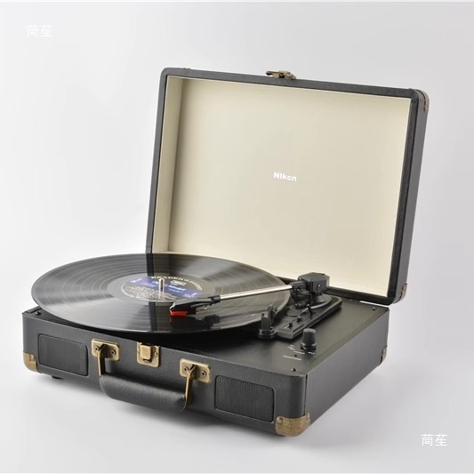 Vintage üslubunda vinil patefon dekorativ model