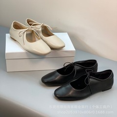 広東省産のトップバージョン！新しいメリージェーンのファッショナブルで多用途な浅い口のラムスキンストラップ付きフラットバレエシューズ