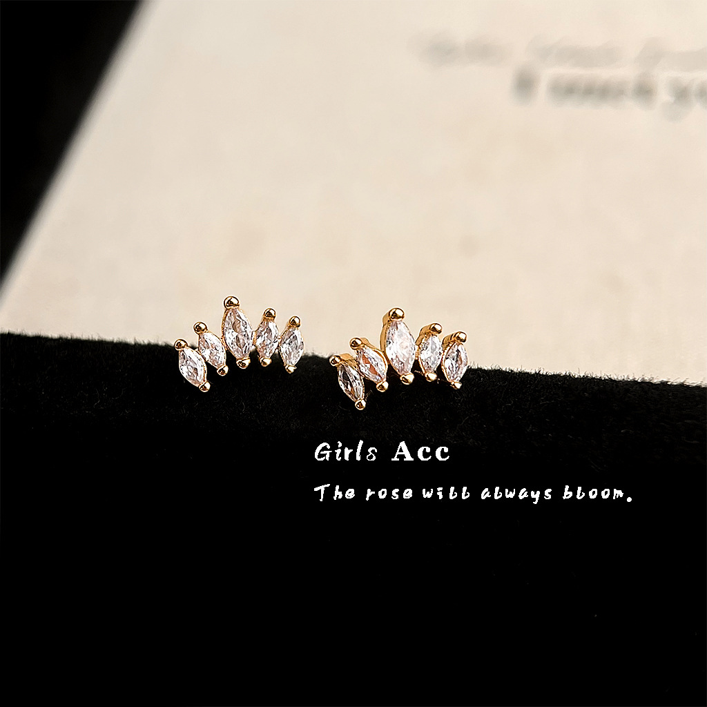 eryu 319_0006_耳语场景新水印 拷贝 6.jpg