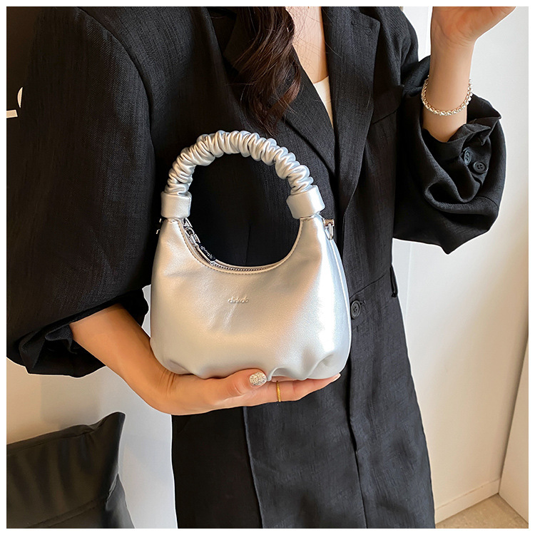 Texture Handheld Wrinkled Dumpling Bun Korean Version Ins Simple and Versatile Shoulder Bag 2024 Niche Design Crossbody_voghion.com