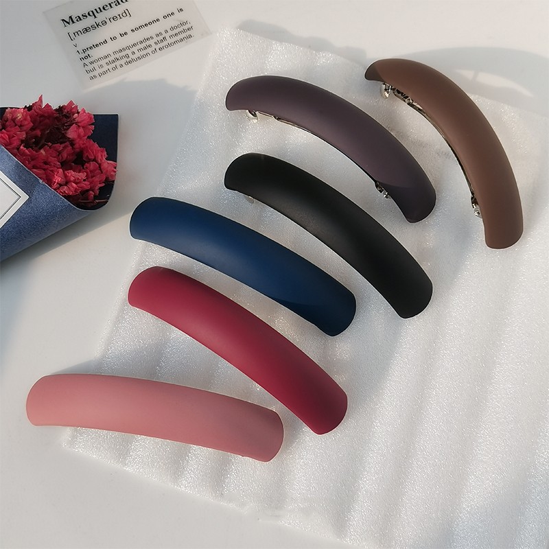 Minimalistische matte haarklem voor dames elegante haarspeld_voghion.com