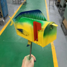 跨境独立站新品金属铁艺狗狗马鸡奶牛猪信箱花园摆件mailbox