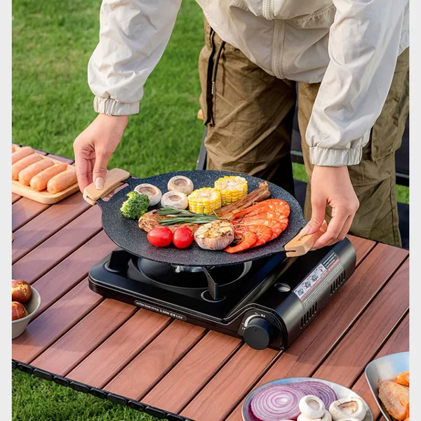 Outdoor portable stove gas card magnetic gas stove camping outdoor picnic fierce fire heat conduction plate ultra-thin card stove