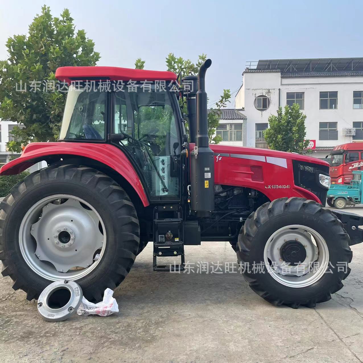 拖拉机改装前铲后挖 农用四轮拖拉机 东方红1504拖拉机出口品质