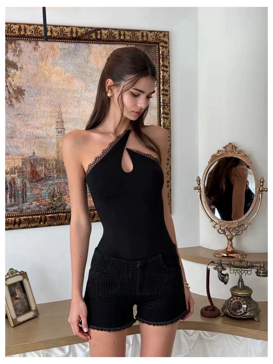 Diseño de nicho tailandés Curv * sexy hueco de hombro inclinado temperamento de diseño universal delgado camisole ins