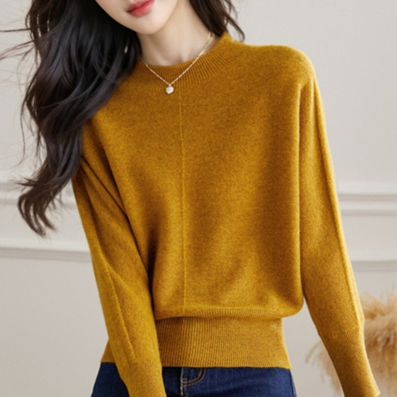 Elegant retro short high-waisted knitted sweater with round neck for women, early autumn 2026, loose long-sleeved base layer top Elegant retro short high-waisted knitted sweater with round neck for women, early autumn 2026, loose long-sleeved base layer top