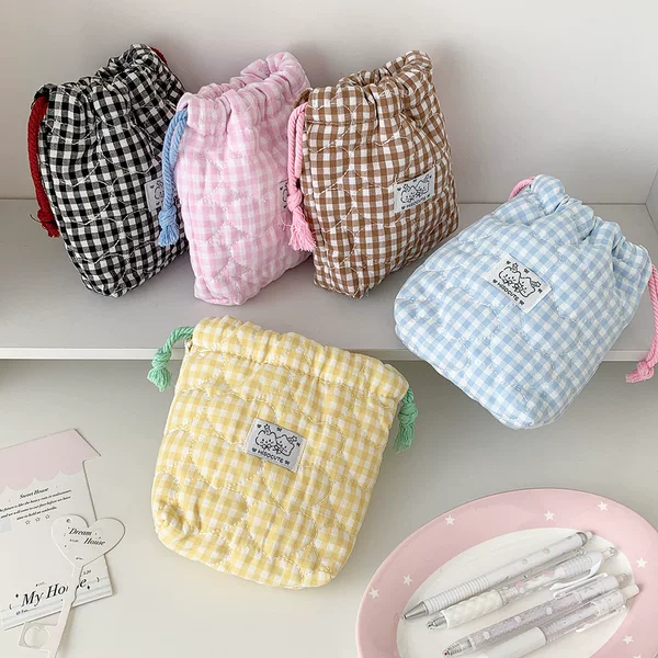 Student-style fabric plaid drawstring cosmetic bag, portable travel pouch for girls, with drawstring closure, for storing earphones, data cables, and other small items