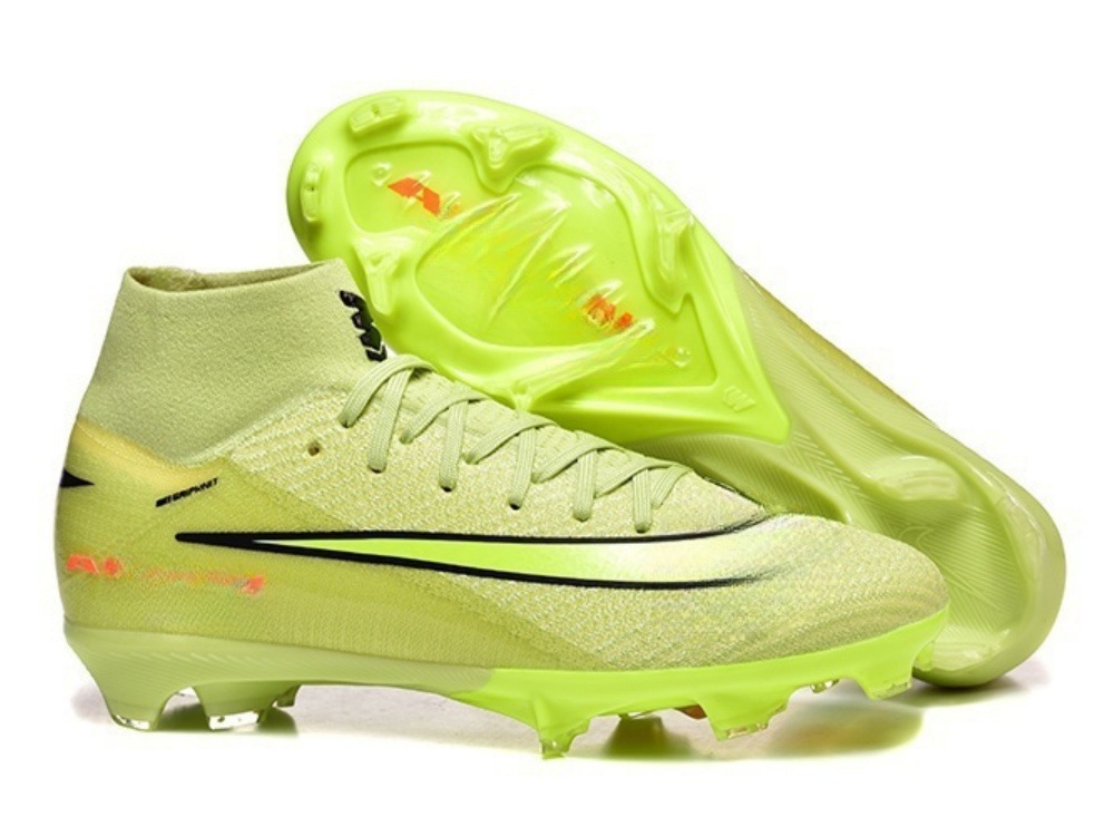 Comercio exterior nuevo Assassin 16 zapatos de fútbol competencia profesional zapatos de alta altura construidos totalmente cojín impermeable de punto zapatos de fútbol FG