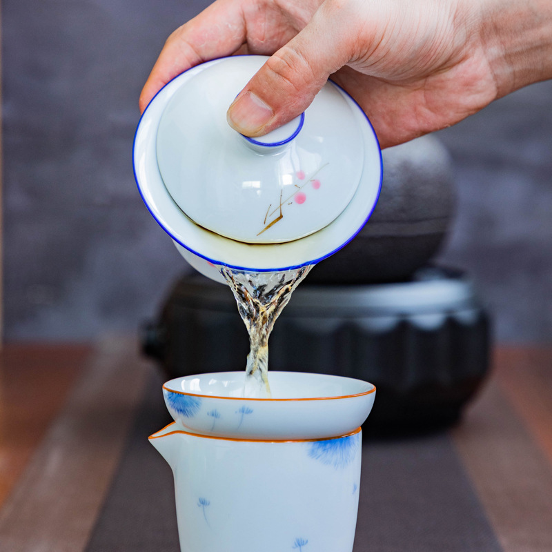 Cubierta pintada a mano Tazón juego de té de Kung Fu Tazón de cerámica porcelana blanca hogar solo tres-Cai Chong dulce burbuja de porcelana blanca lejos Cuenco de cubierta Yuanshan