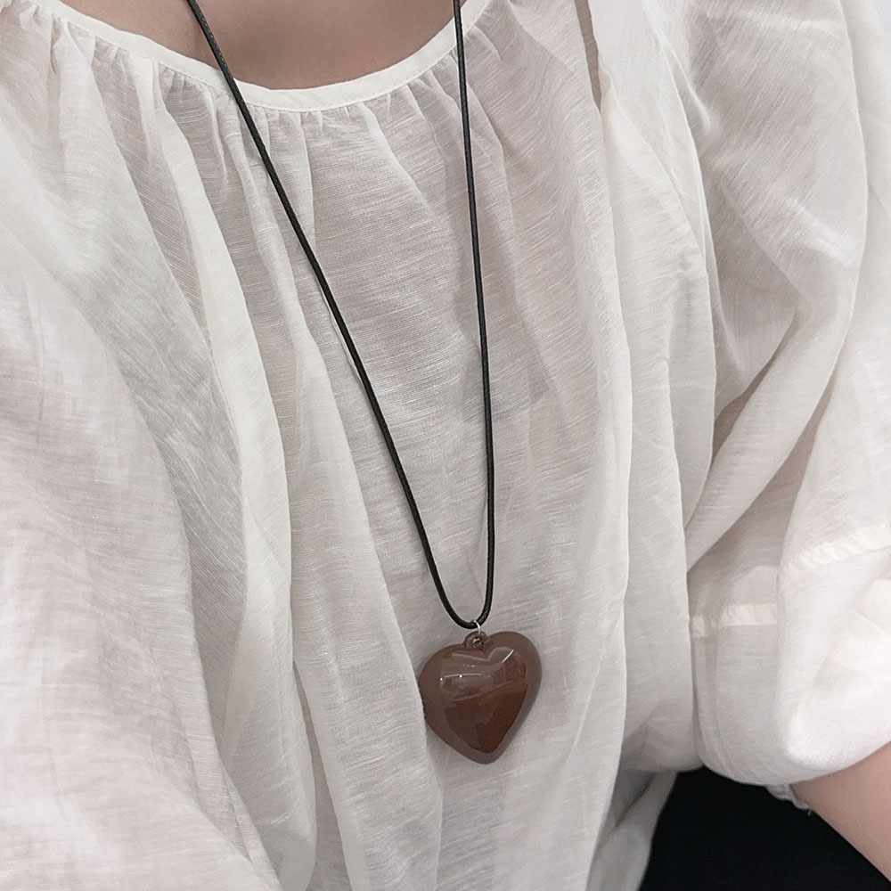 Pendant Necklace, Sweater Chain Classification Simple Style Heart Shape Resin Leather Rope Woven Chain Pendant Necklaces Wholesale