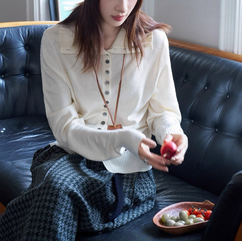 White Seed Workshop "Calgary Corridor" Mercerized Wool Anti-Pilling Large Lapel Banana Sleeve Knit Sweater White Seed Workshop "Calgary Corridor" Mercerized Wool Anti-Pilling Large Lapel Banana Sleeve Knit Sweater