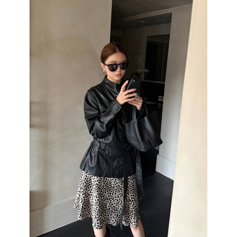 Han Xun Elegant Retro Soft Leather Jacket with Stand Collar and Belt, Women's Faux Leather Jacket, Fall 2026 Model 27465