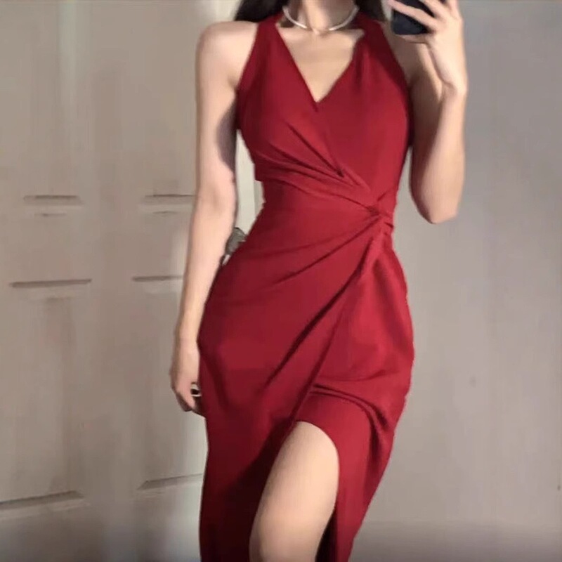 Red Halter Neck Slip Dress with Hong Kong Style, Plus Size for Curvy Women, Slimming V-Neck French Waist-Cinching Long Dress with Slits Red Halter Neck Slip Dress with Hong Kong Style, Plus Size for Curvy Women, Slimming V-Neck French Waist-Cinching Long Dress with Slits