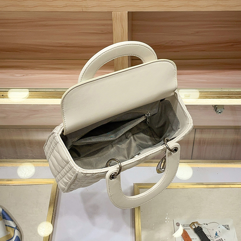 Nuevo bolso Dai Fei transfronterizo 2025 verano súper fuego ligero lujo nicho de alta gama sentido bolso cuadrado pequeño rombo de moda