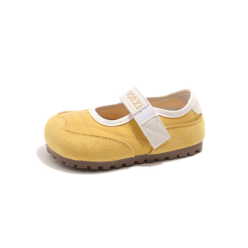 Ins zapatos de entrenamiento de boca superficial de otoño 2026 nuevo estilo coreano de zapatos deportivos casuales para niñas con suela suave, zapatos Mary Jane Gump