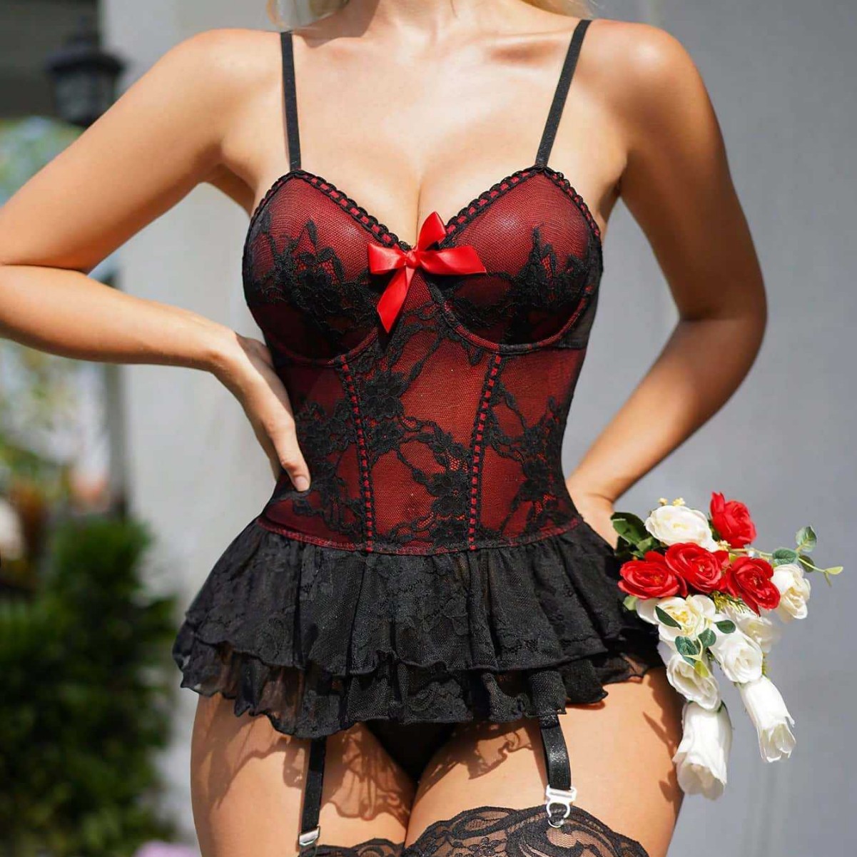 Completo intimo da festa sexy con body in pizzo senza schienale, completo intimo da festa_voghion.com