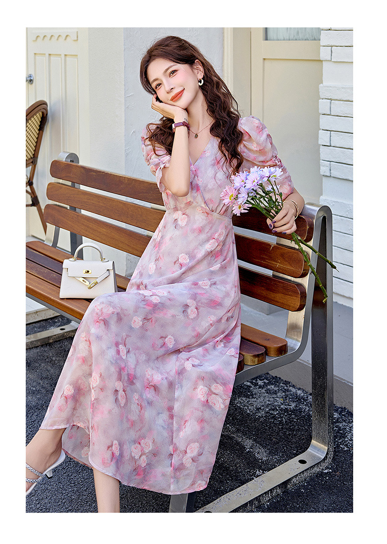 Đầm maxi nữ thắt eo in hoa phong cách mềm mại mùa hè 2025 ME5631 — hoa xanh, hoa hồng tím chi tiết 13