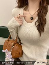燕麦色圆领打底衫女内搭2025早春新款毛衣修身小香风长袖针织上衣