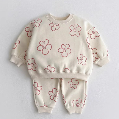 In the early summer of 2017, the new women's Korean version of the fashion small cardigan middle sleeve short embroidered sunscreen clothes thin versatile