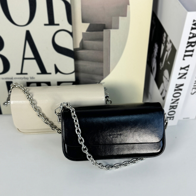 New Versatile Chain Small Square Bag, Light Luxury, Simple, Fashionable and Exquisite Handbag for Women, High-Quality Shoulder and Crossbody Bag