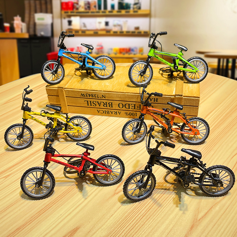 Creative cartoon finger bicycle simulation bicycle model keychain bicycle car toy small gift wholesale