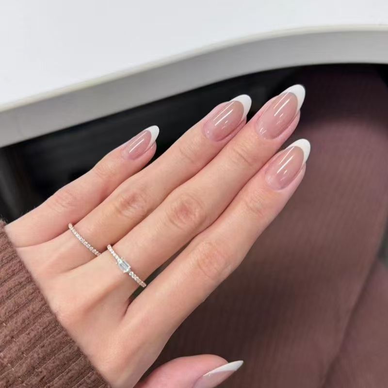 Temperament Commuting White French Short Oval Manicure High-End Elegant and Durable Removable Wearable Nail Patch