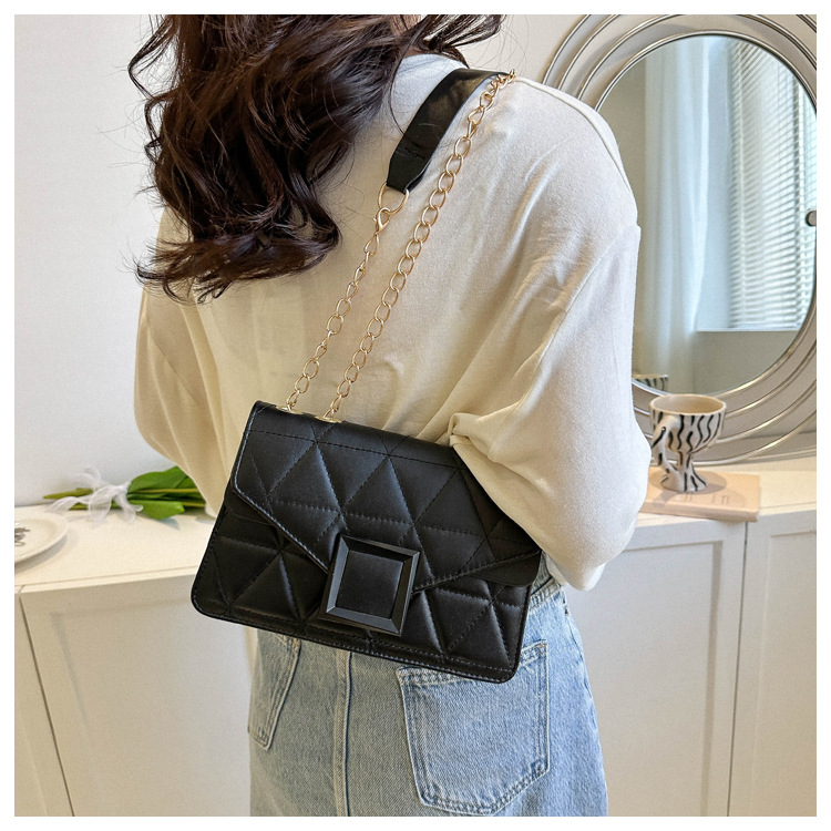 Women's Small Pu Leather Solid Color Streetwear Square Zipper Crossbody Bag display picture 42