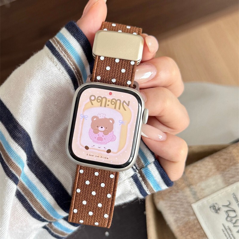 Korean-style polka dot magnetic buckle strap suitable for S10 Apple S11 watch iwatch8 new applewatch9SE Korean-style polka dot magnetic buckle strap suitable for S10 Apple S11 watch iwatch8 new applewatch9SE