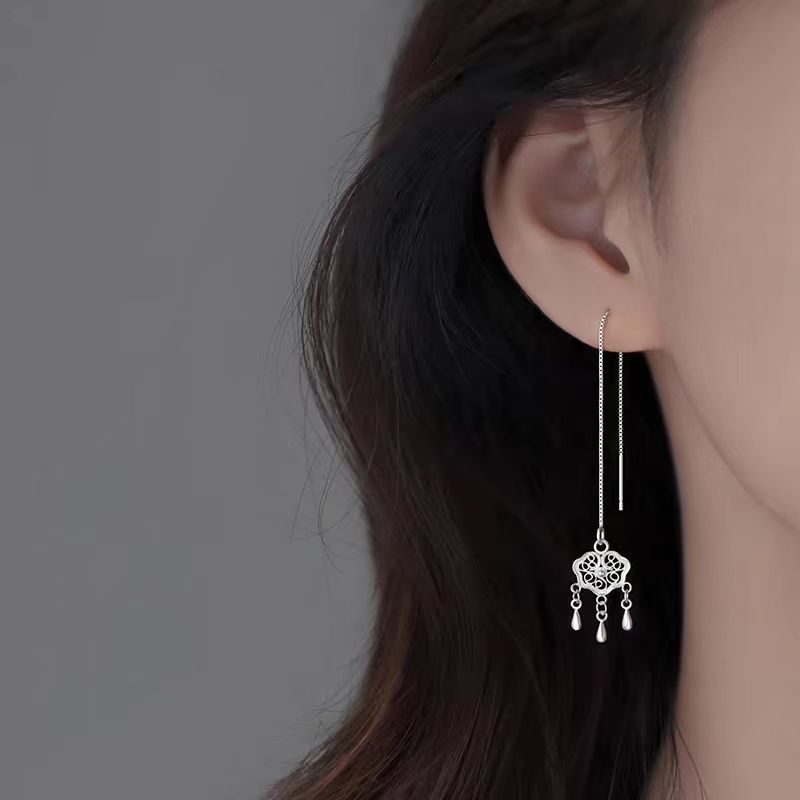 Earrings, protective amulet, light luxury style, high-end