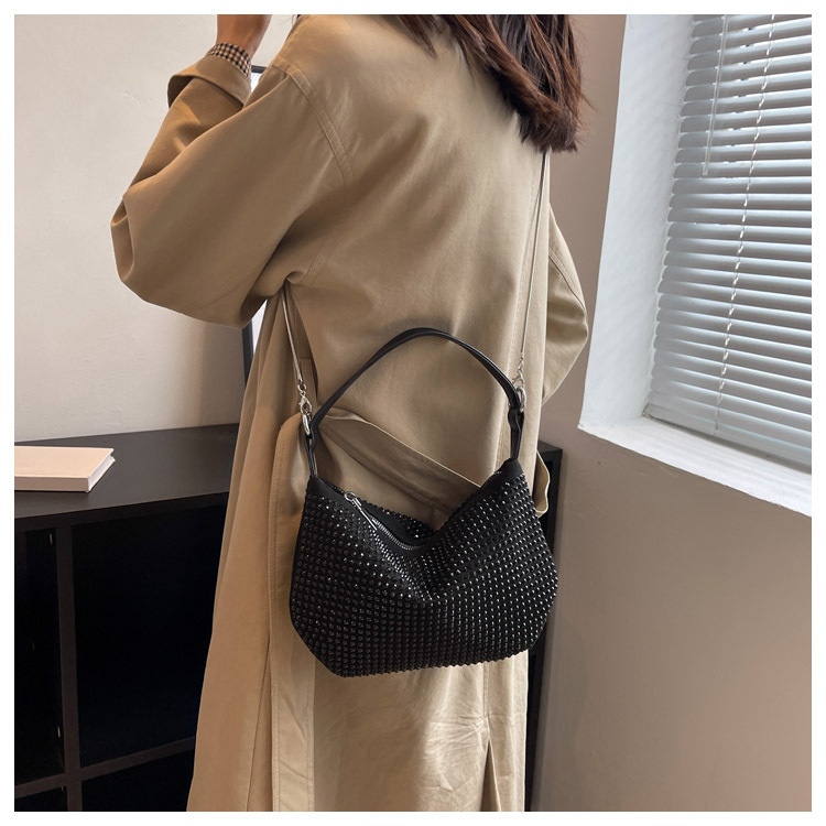 Women's Medium Pu Leather Solid Color Streetwear Square Zipper Underarm Bag display picture 7