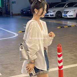 洋气衬衣2026蕾丝防晒衬衫镂空外套连帽新款设计宽松别致上衣露肩