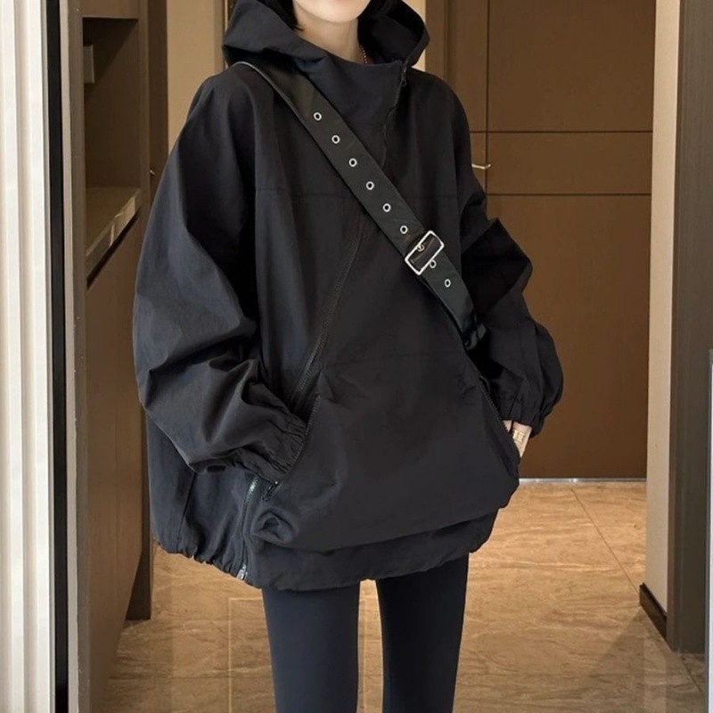 春季2024新款韩版百搭休闲宽松冲锋衣女斜拉链设计感小众连帽外套