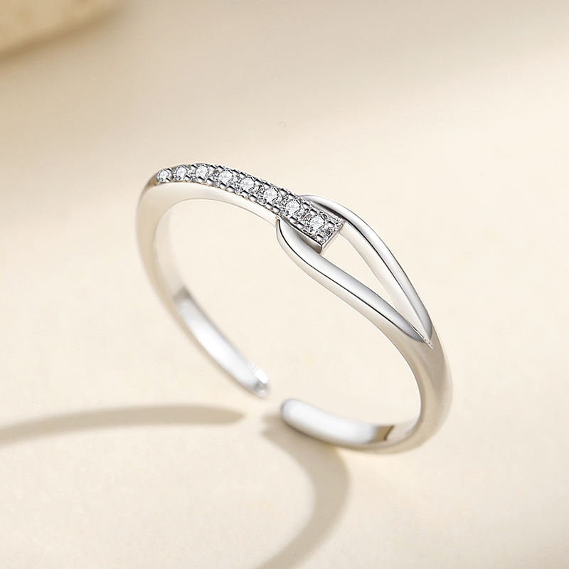 S925 plata geométrica entrelazada nicho femenino anillo de diseño anillo de diamantes de moda coreana regalo del Día de San Valentín para la novia