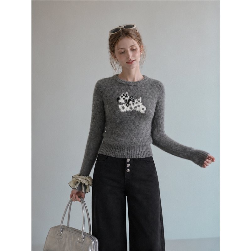 Forever21 floral gray round-neck, regular-fit, long-sleeved, thick knit sweater for women, perfect as a slim-fit base layer for autumn Forever21 floral gray round-neck, regular-fit, long-sleeved, thick knit sweater for women, perfect as a slim-fit base layer for autumn