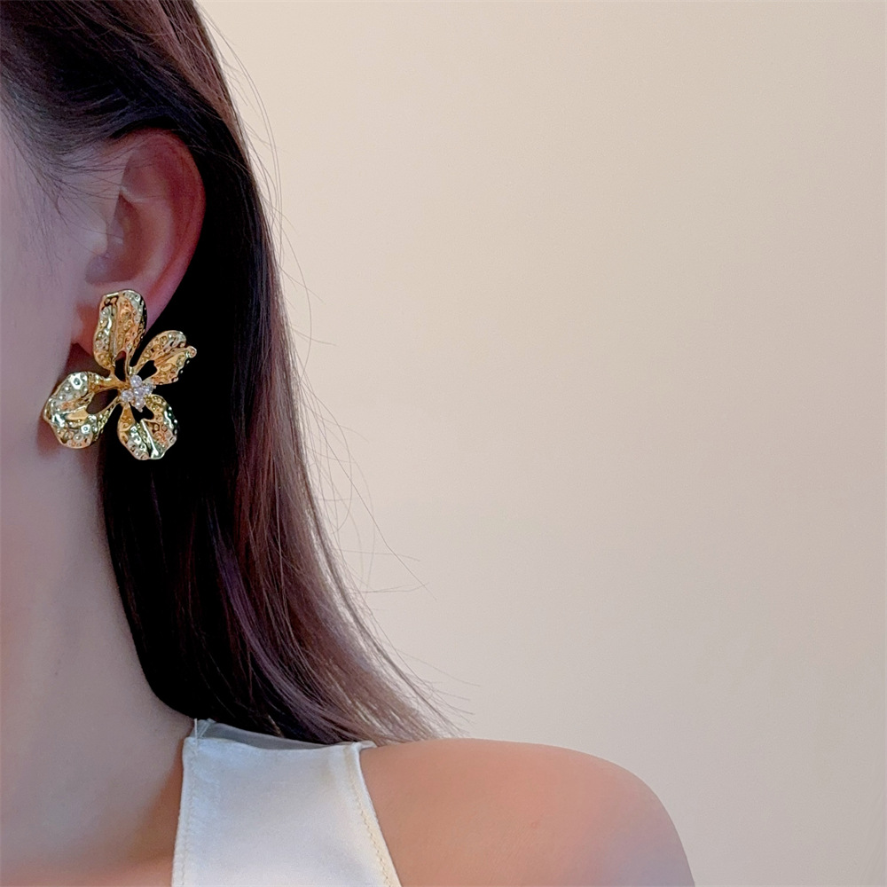 25g Weight 1 Pair Exaggerated Sweet Flower Plating Alloy Ear Studs