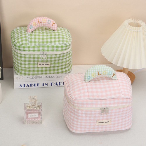 New Ins style quilted plaid makeup bag large capacity high-end sense cute high-value storage bag one starts