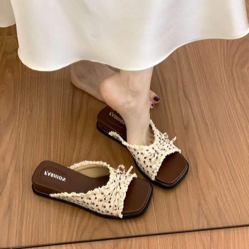 2026 nuevas zapatillas de flores cuadradas de talón de altura de tendencia de punto de arco de encaje zapatillas de temperamento image 6