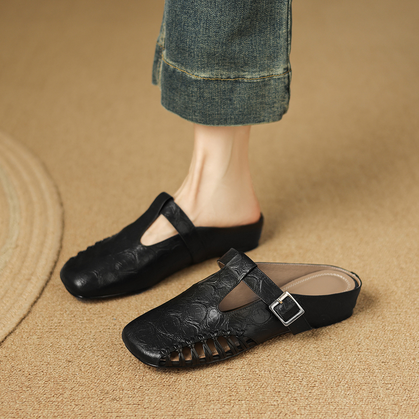 Dép nữ quai chữ T mũi nhọn kiểu vintage, đế bệt, size 34–41 — đen