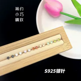 耳钉;耳环;项链