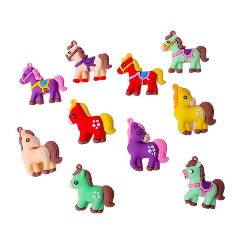 Nuevos productos transfronterizos 2026 Año Nuevo Zodiac caballo muñeca llavero colgante llavero de dibujos animados bolsas colgantes pequeños regalos
