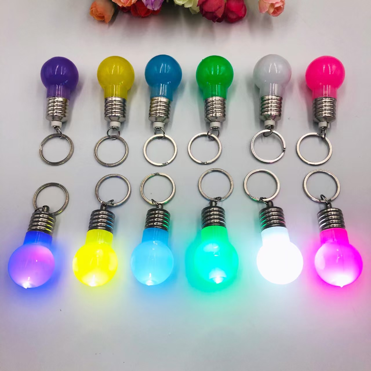 Mini Bombilla LED de Colores con Anilla Tipo Llavero